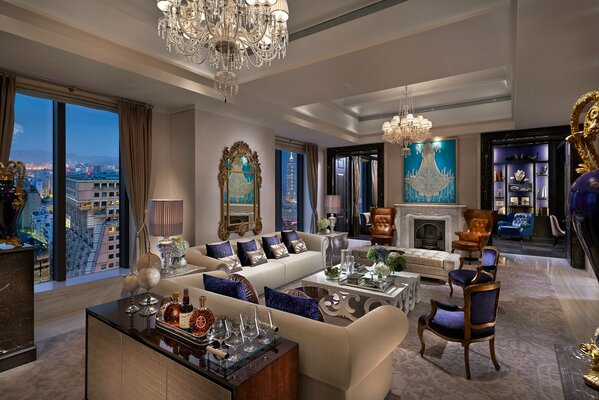 The living room of the Presidential Suite