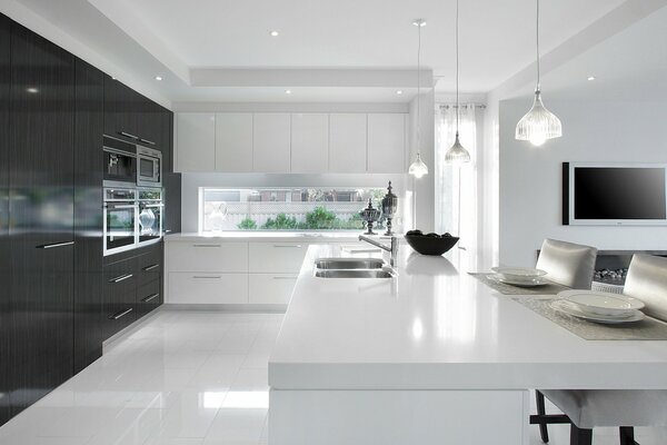 Design della cucina in bianco e nero