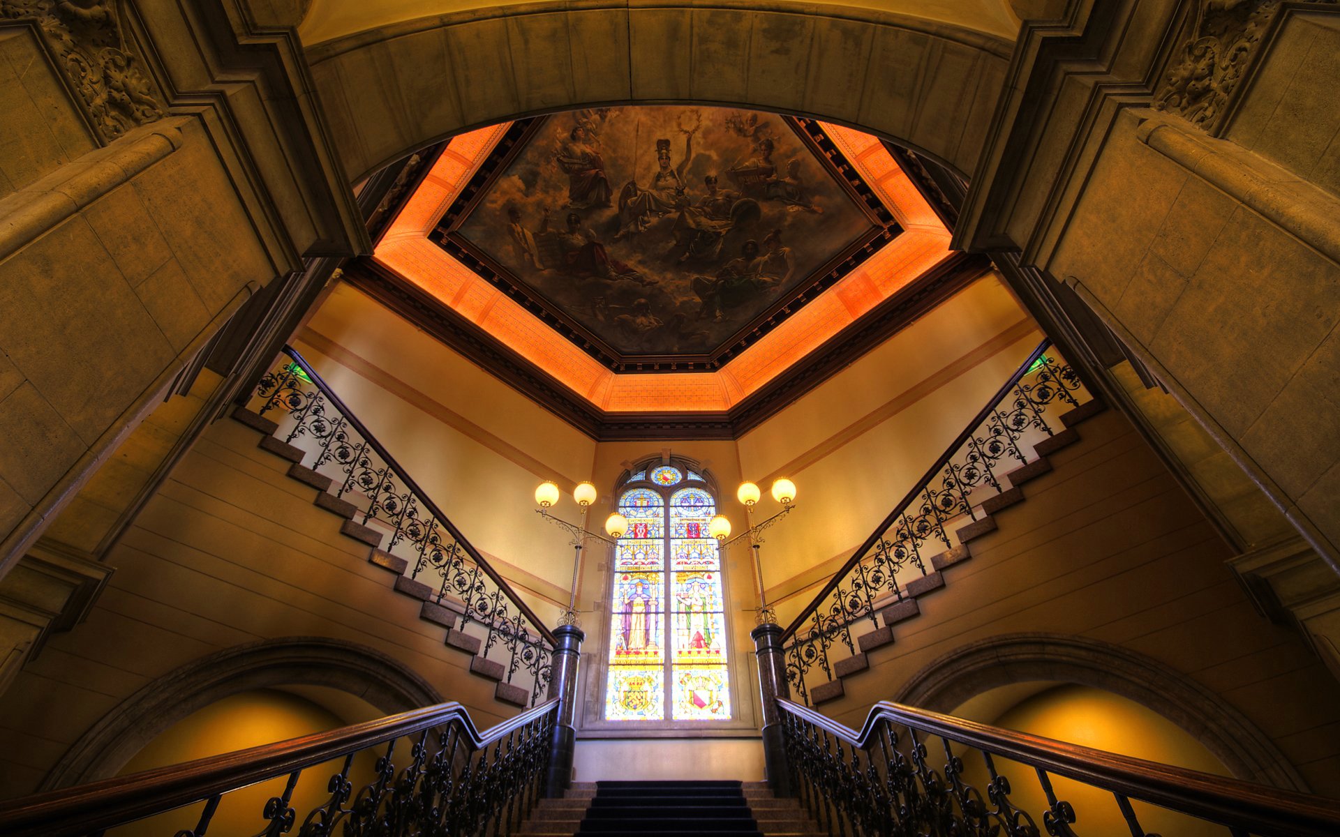 escalier marches palais musée hdr