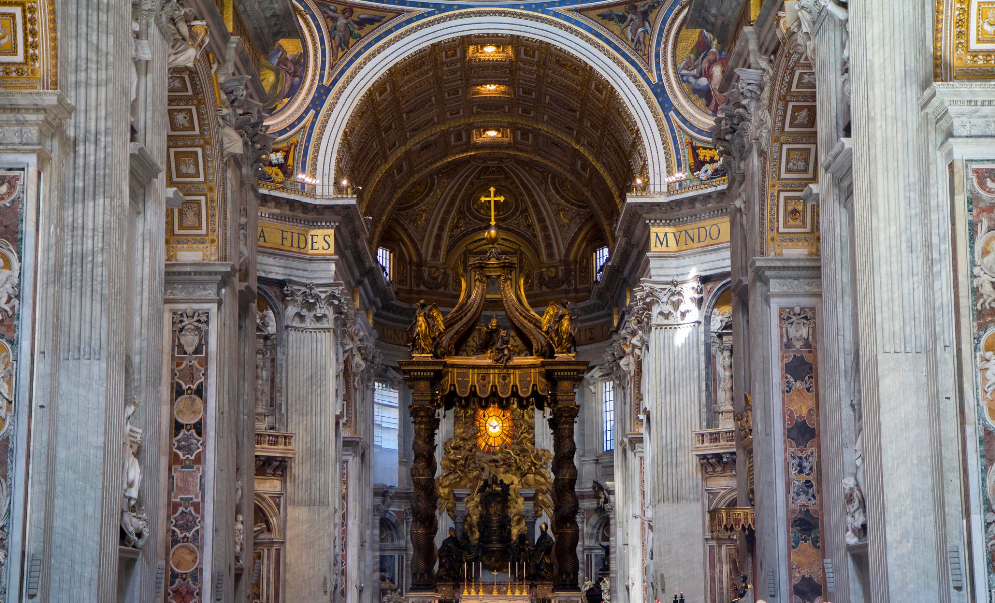 vatican cathédrale saint-pierre autel nef religion