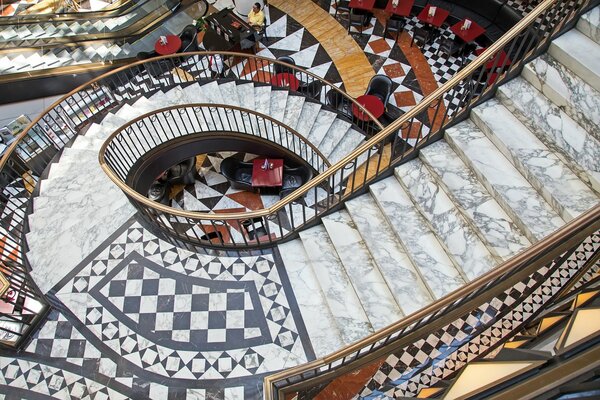 Escalera en el edificio del Hotel