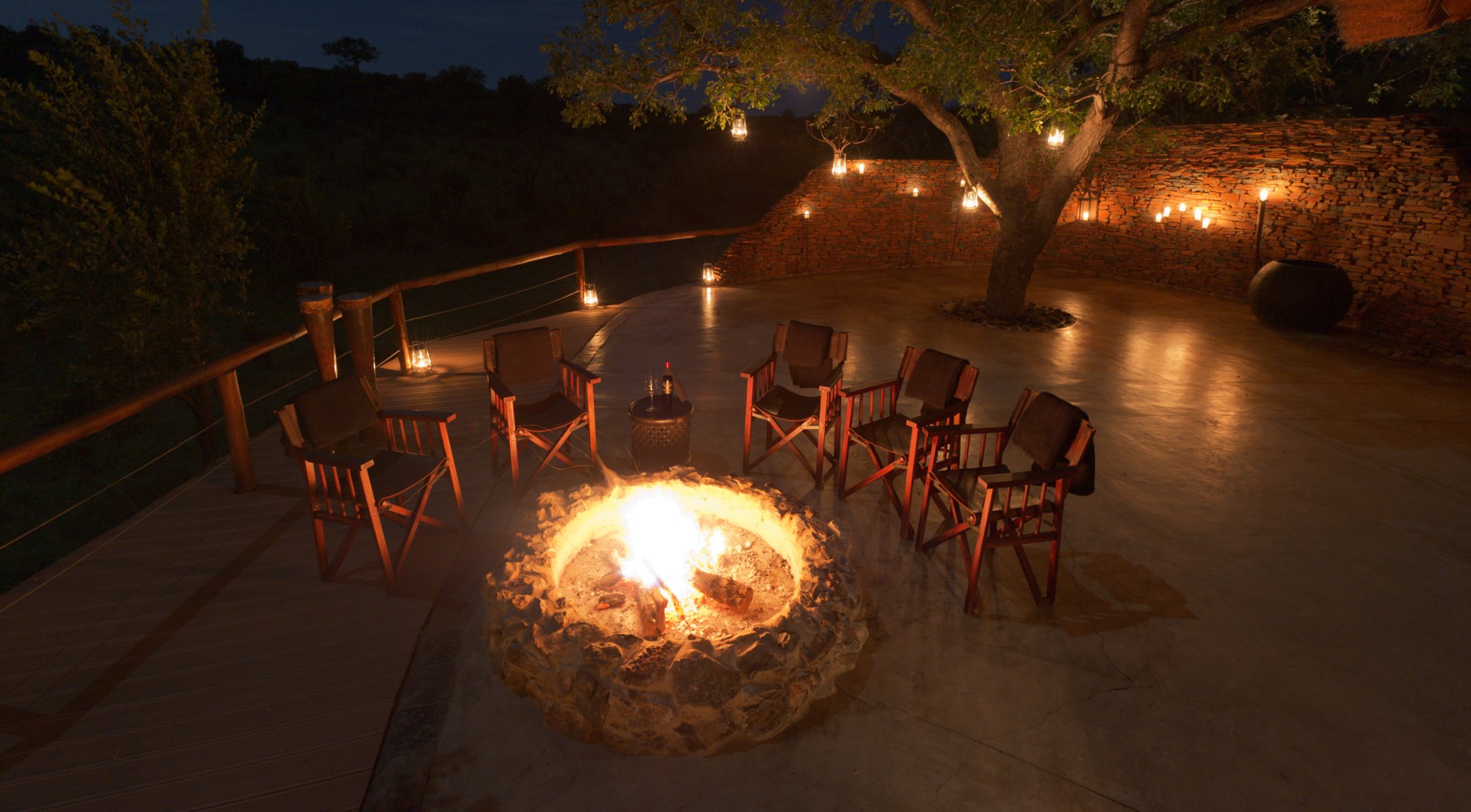 terraza noche fuego vino