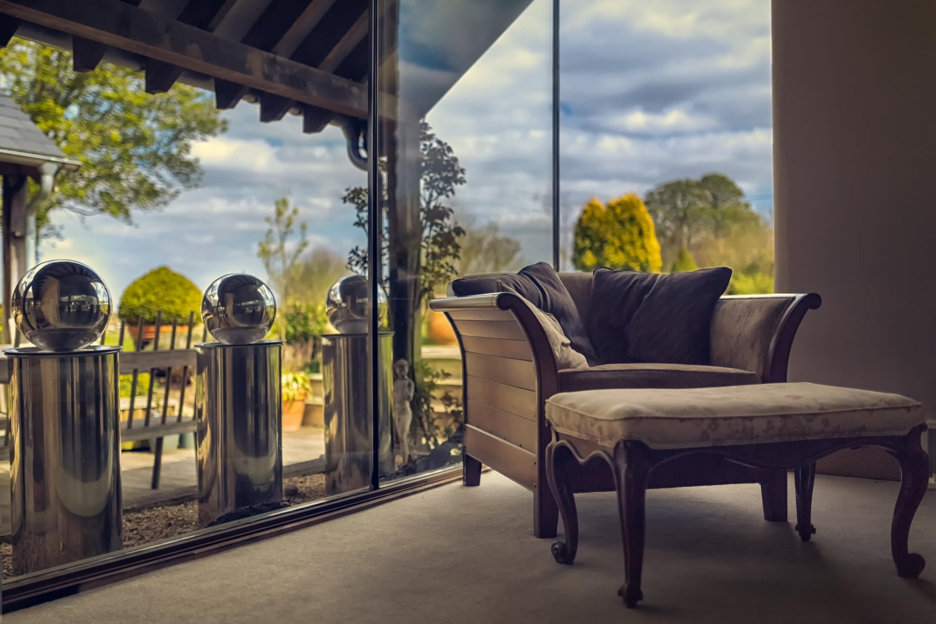 zimmer sessel fenster balkon terrasse möbel interieur