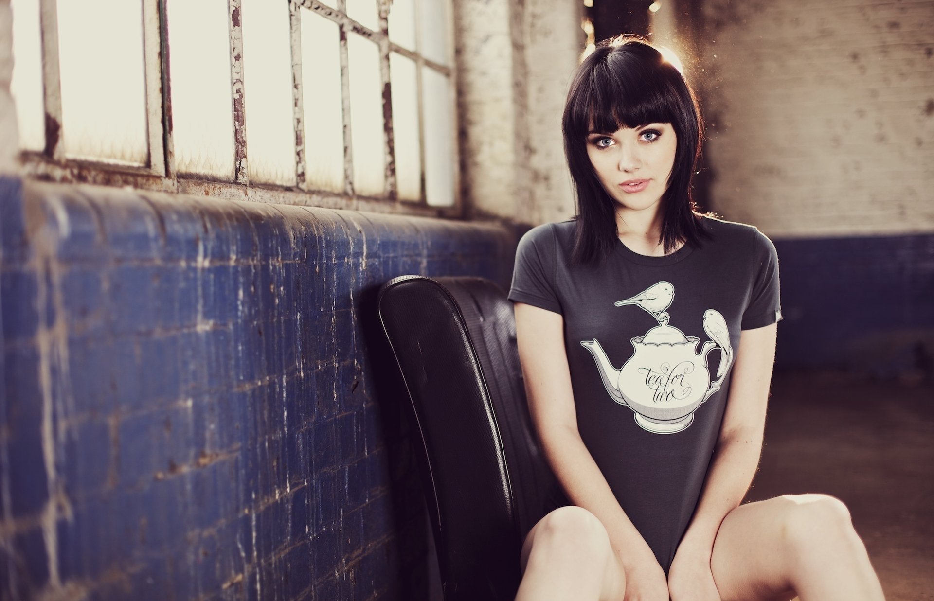 mellisa clarke t-shirt wygląd brunetka dziewczyna model