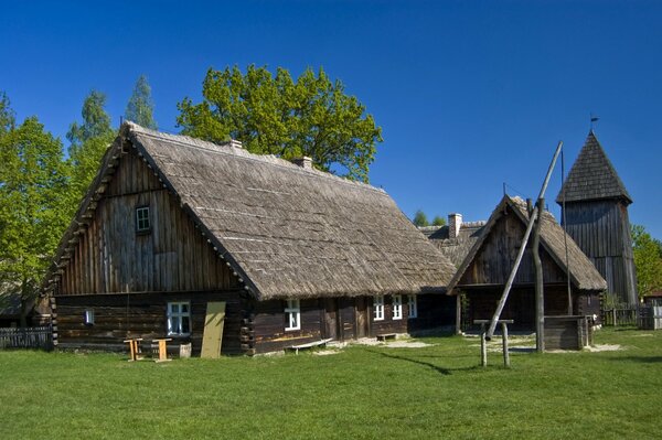 Vieille maison en bois. Maison en rondins