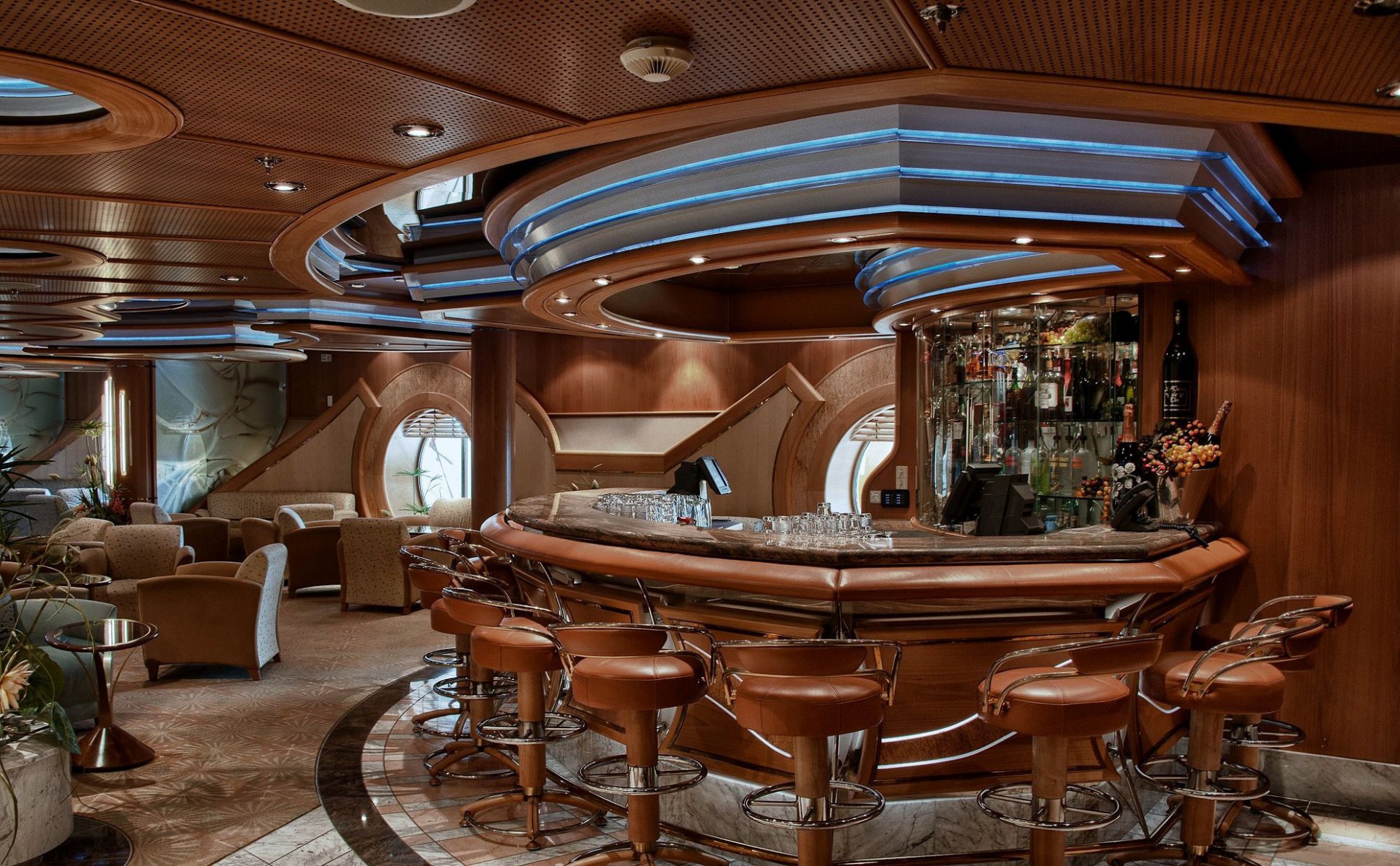Ресторан в корабле