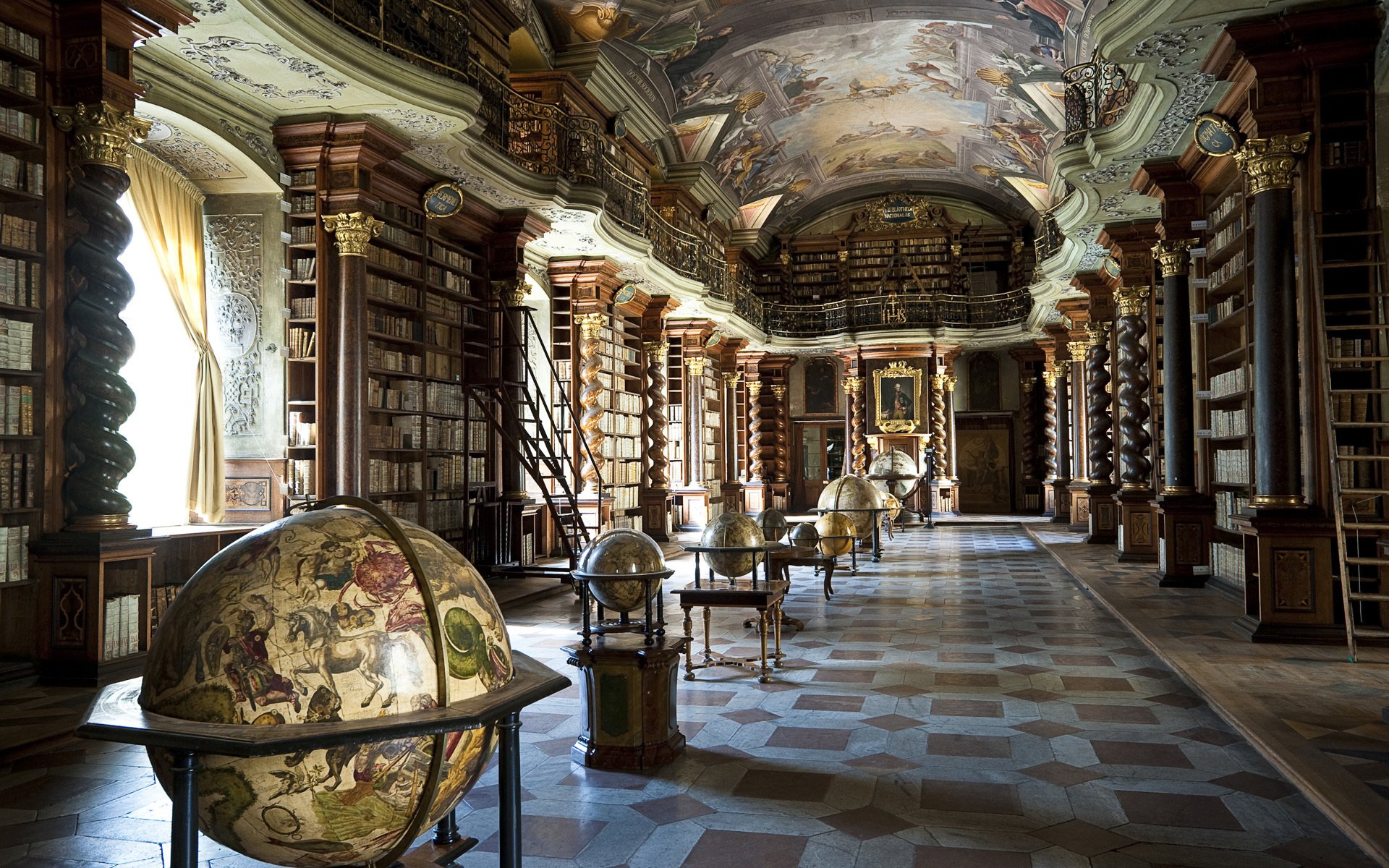 bibliothek bücher säulen decke malerei modellierung globen