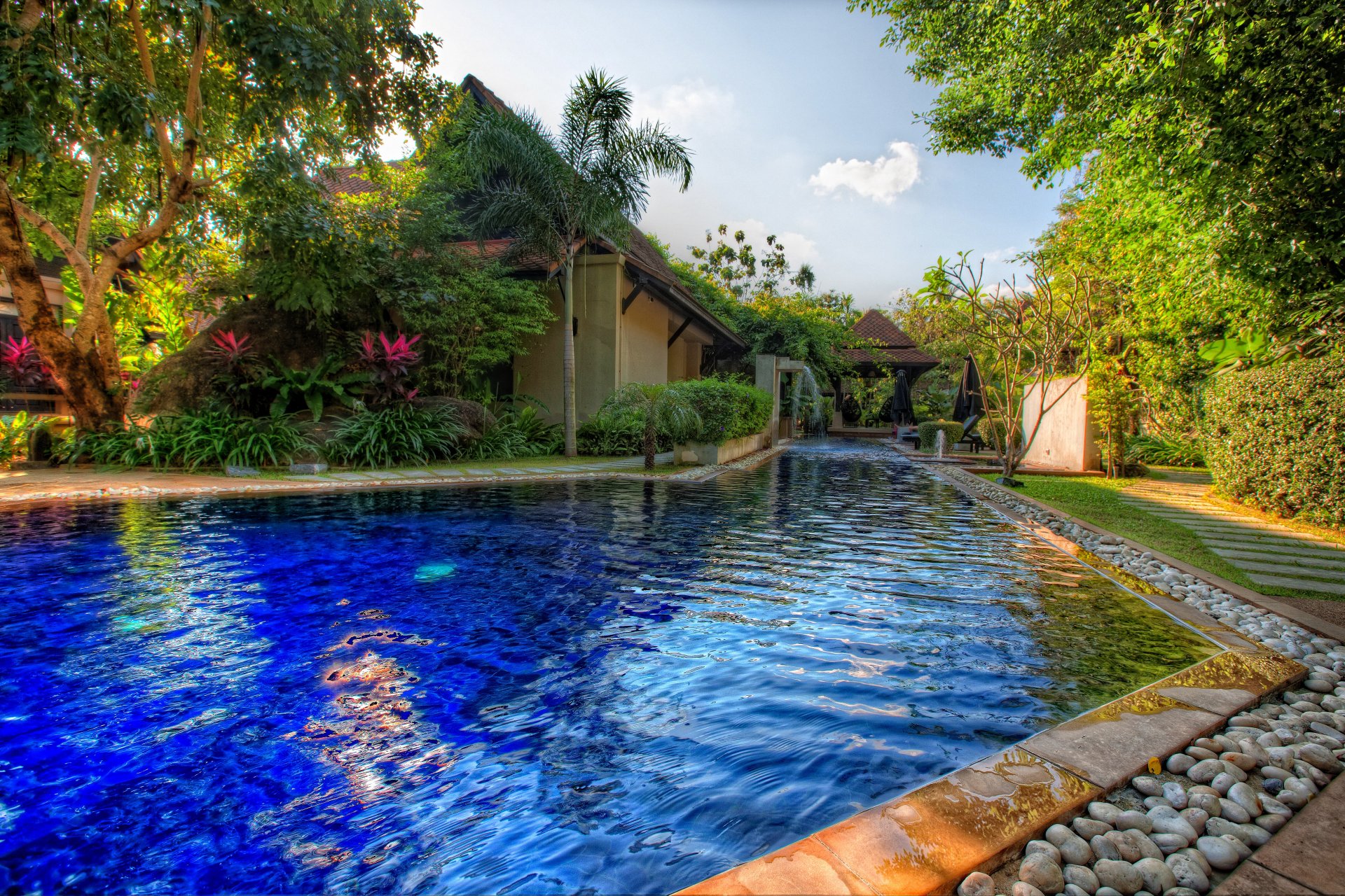 hôtel cabanes piscine