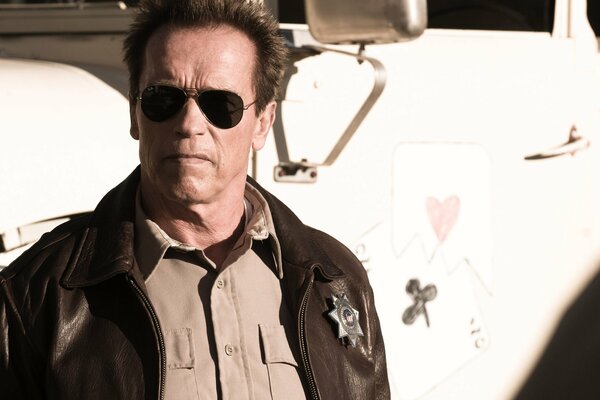 Arnold Schwarzenegger cadre du film Le retour du héros