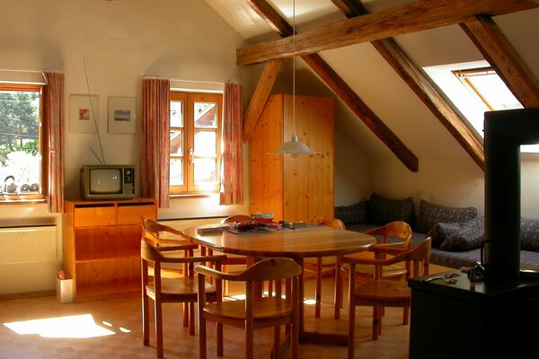 Intérieur de la salle de séjour dans le chalet