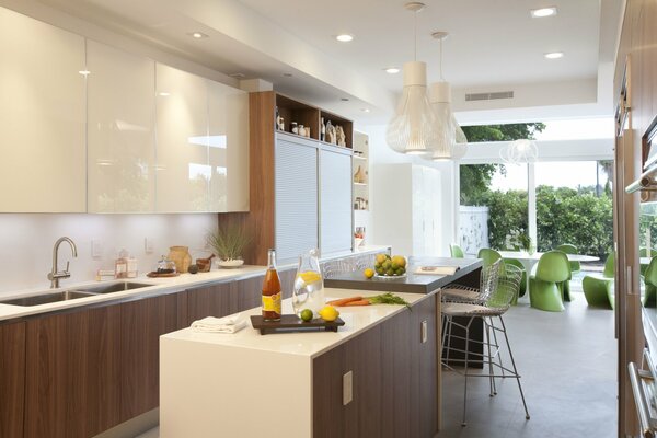 Panoramic windows that expand the kitchen space