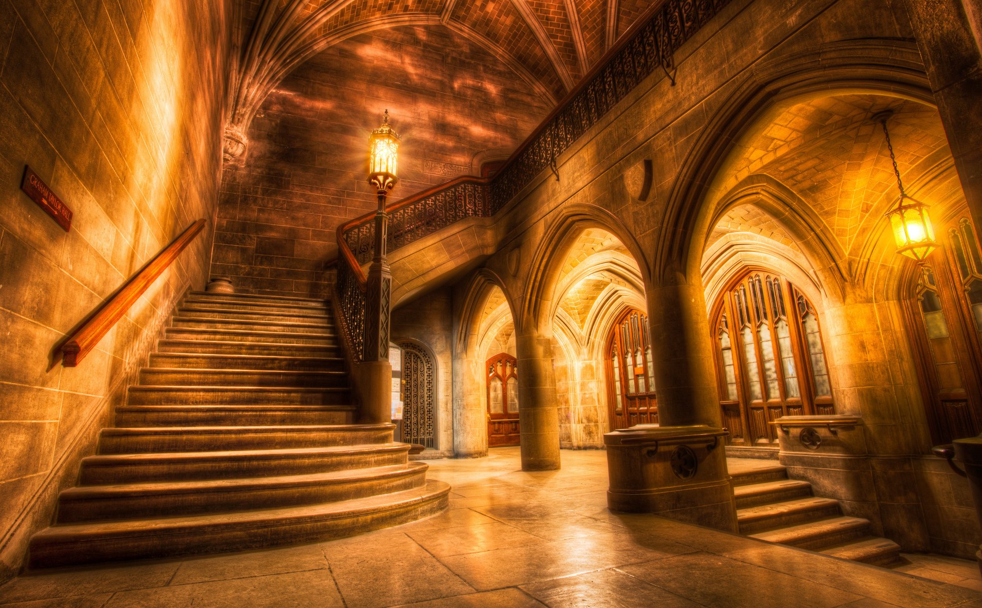 université chicago hall hdr