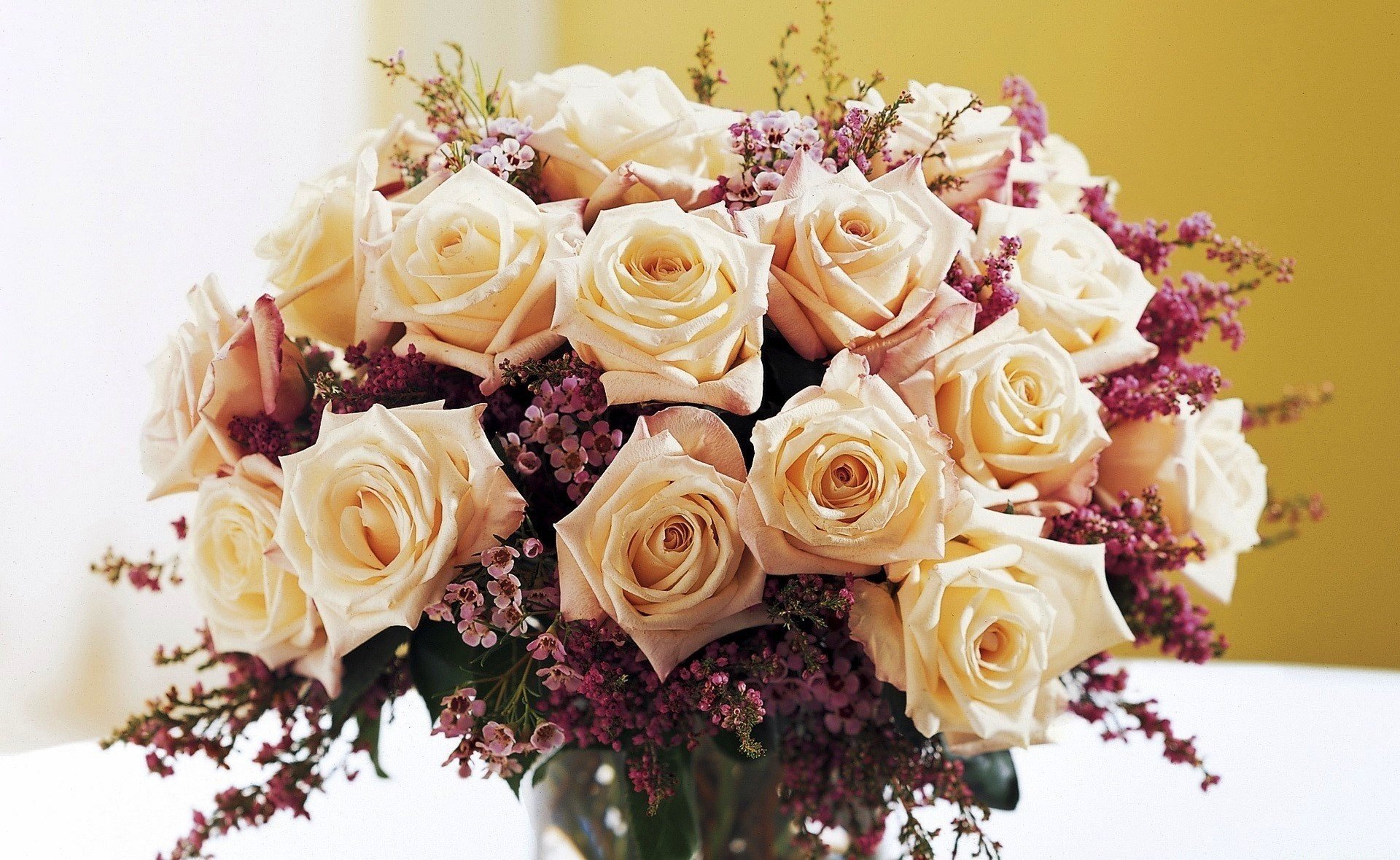 fleurs crème roses bouquet beige