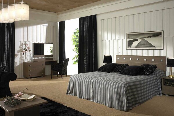 Geräumiges Schlafzimmer im minimalistischen Stil