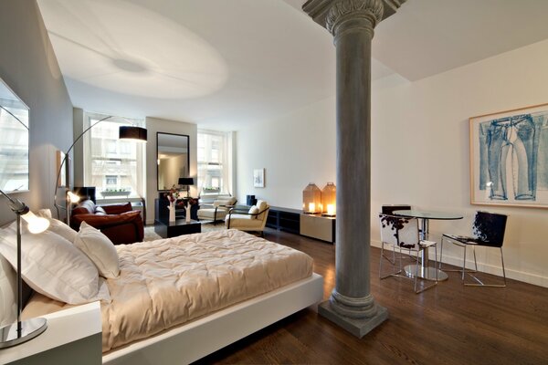 Bedroom design with column