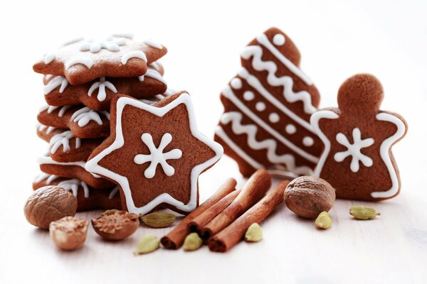 Galletas de año nuevo con diferentes formas