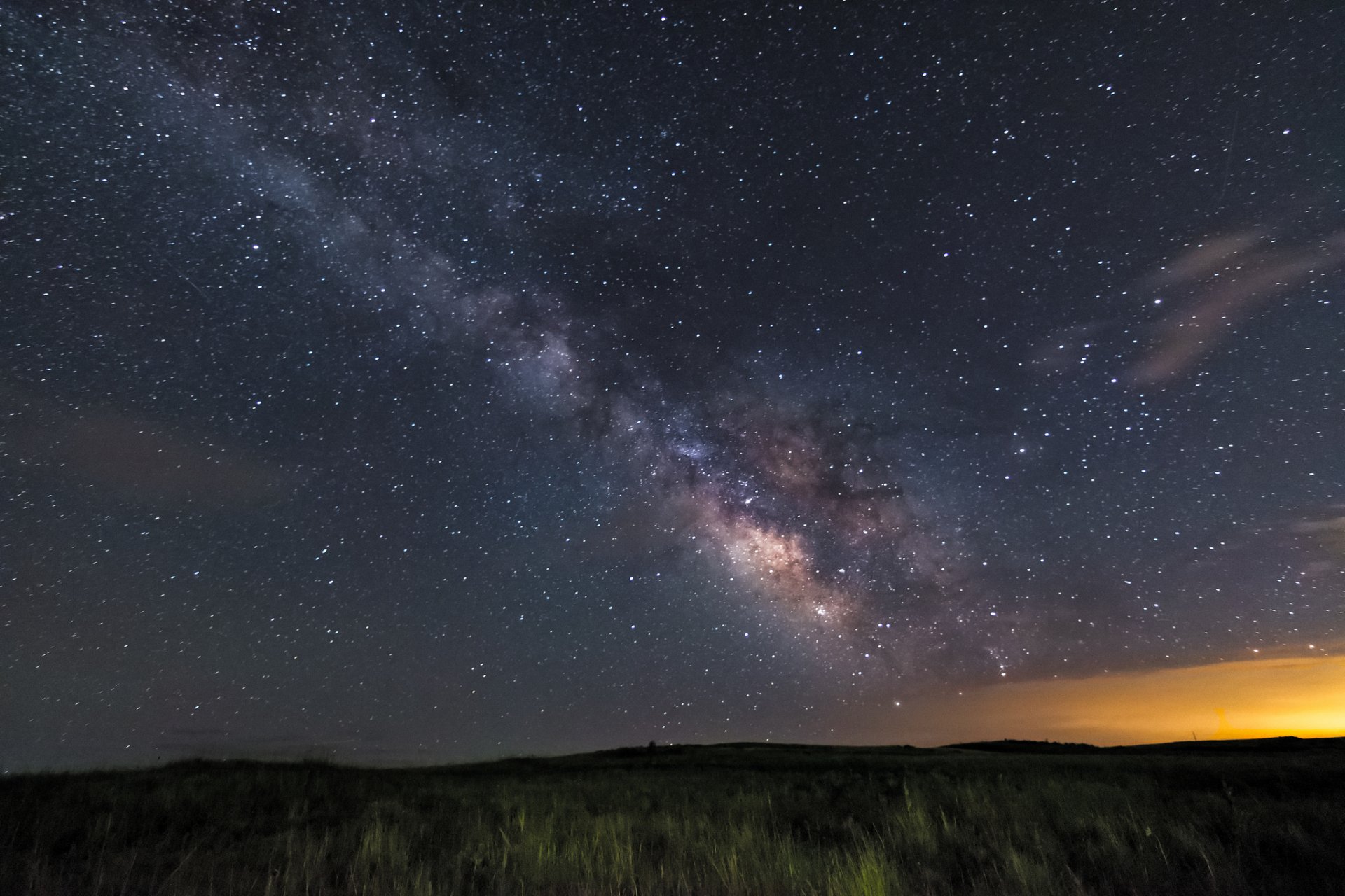 étoiles nuit voie lactée champ