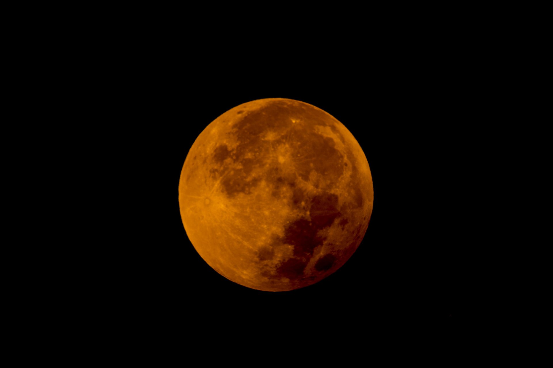 luna eclissi satellite stelle