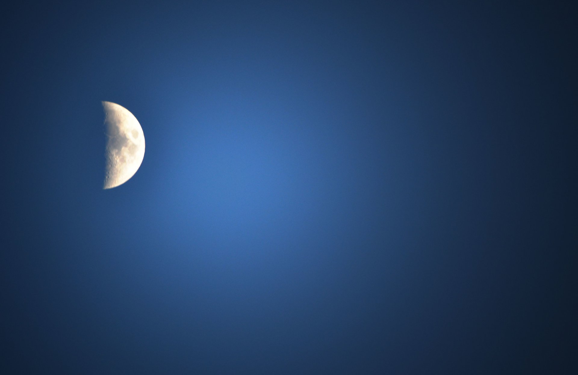 lune ciel bleu argent