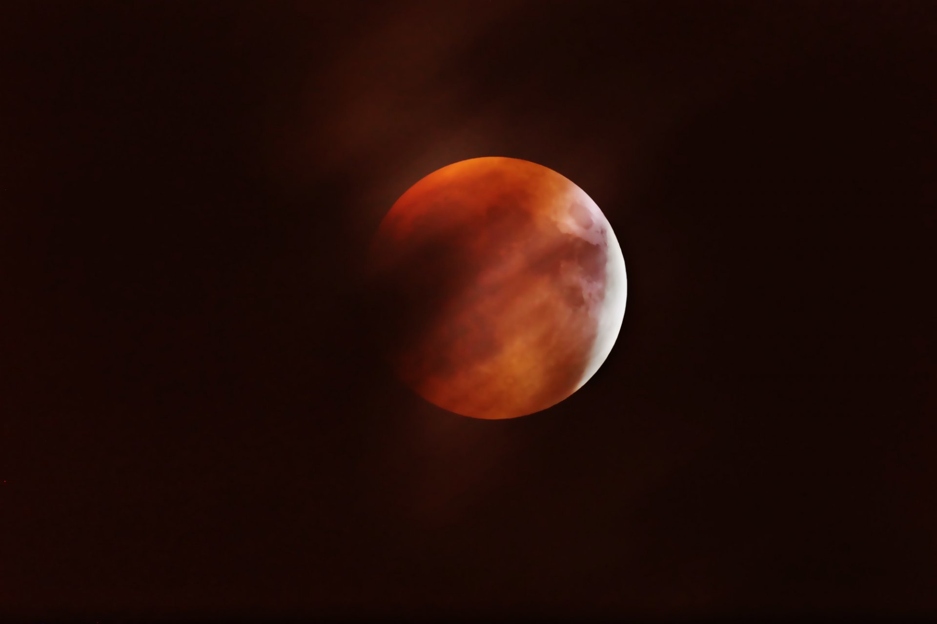 moon bloody eclipse satellite