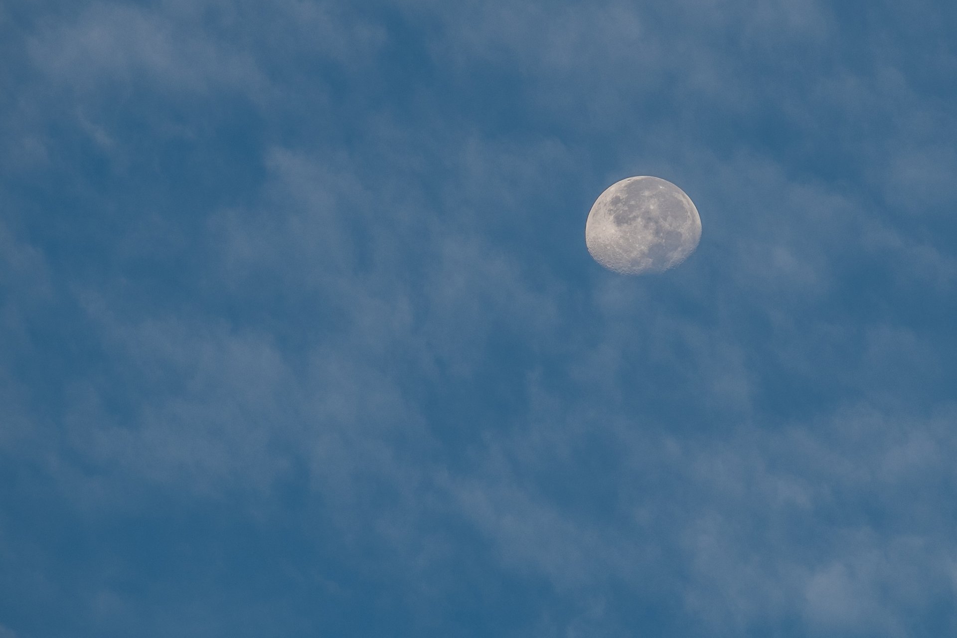 lune nuages ciel