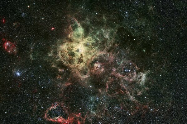 Nebulosa nello spazio, costellazione di tarantole