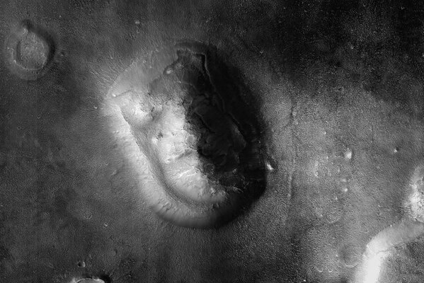 Неизвестное лицо на поверхности Марса