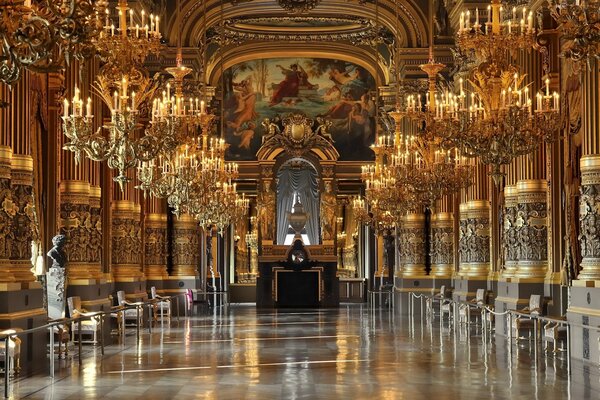 Pariser Palast in Gold