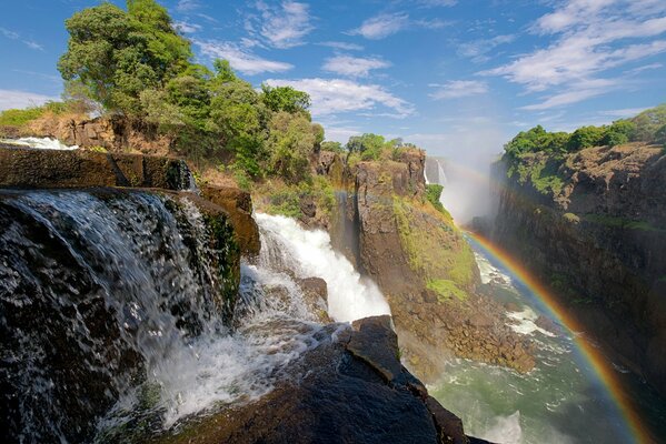 Arcobaleno alle Cascate Vittoria in Africa