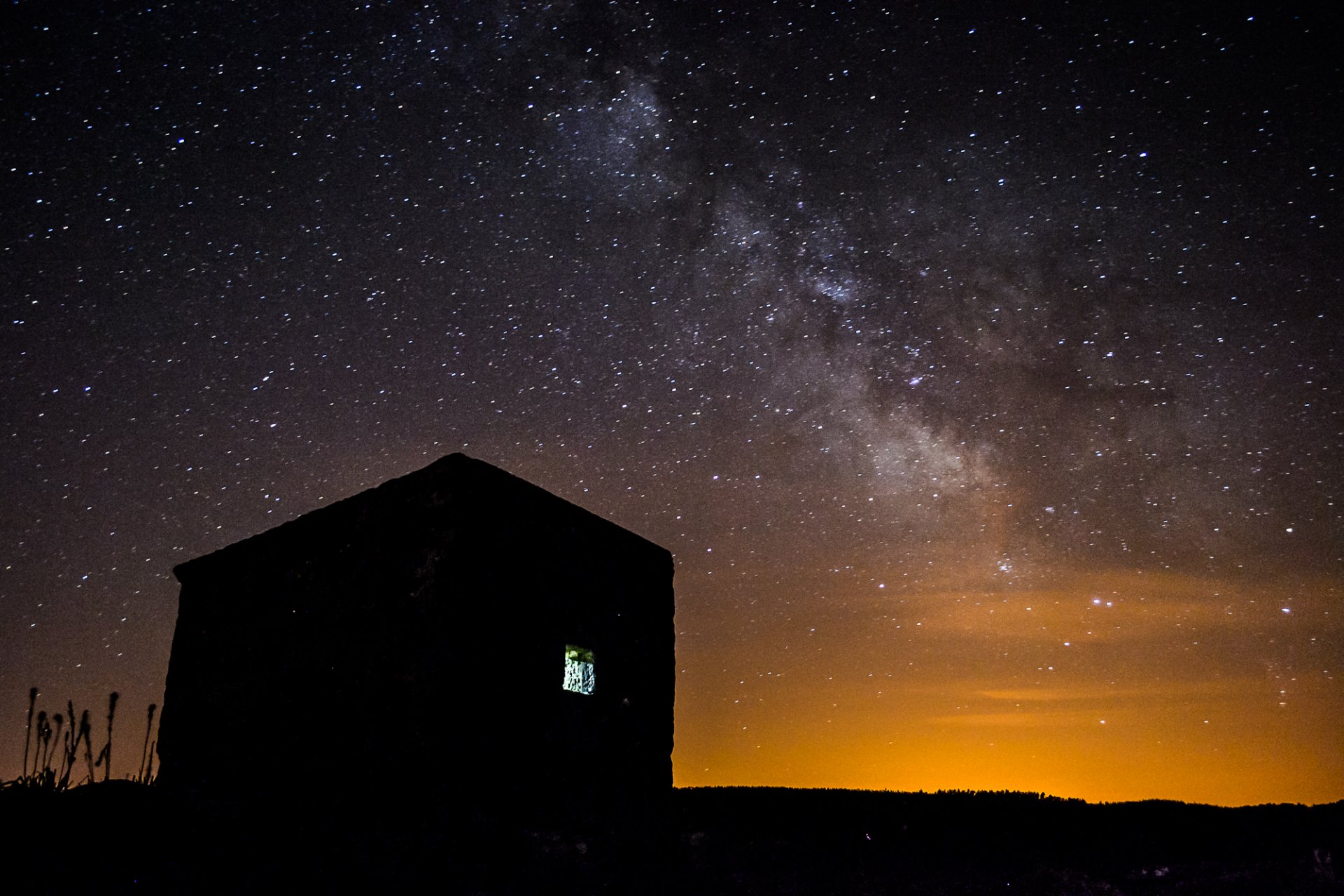 tar night space milky way house