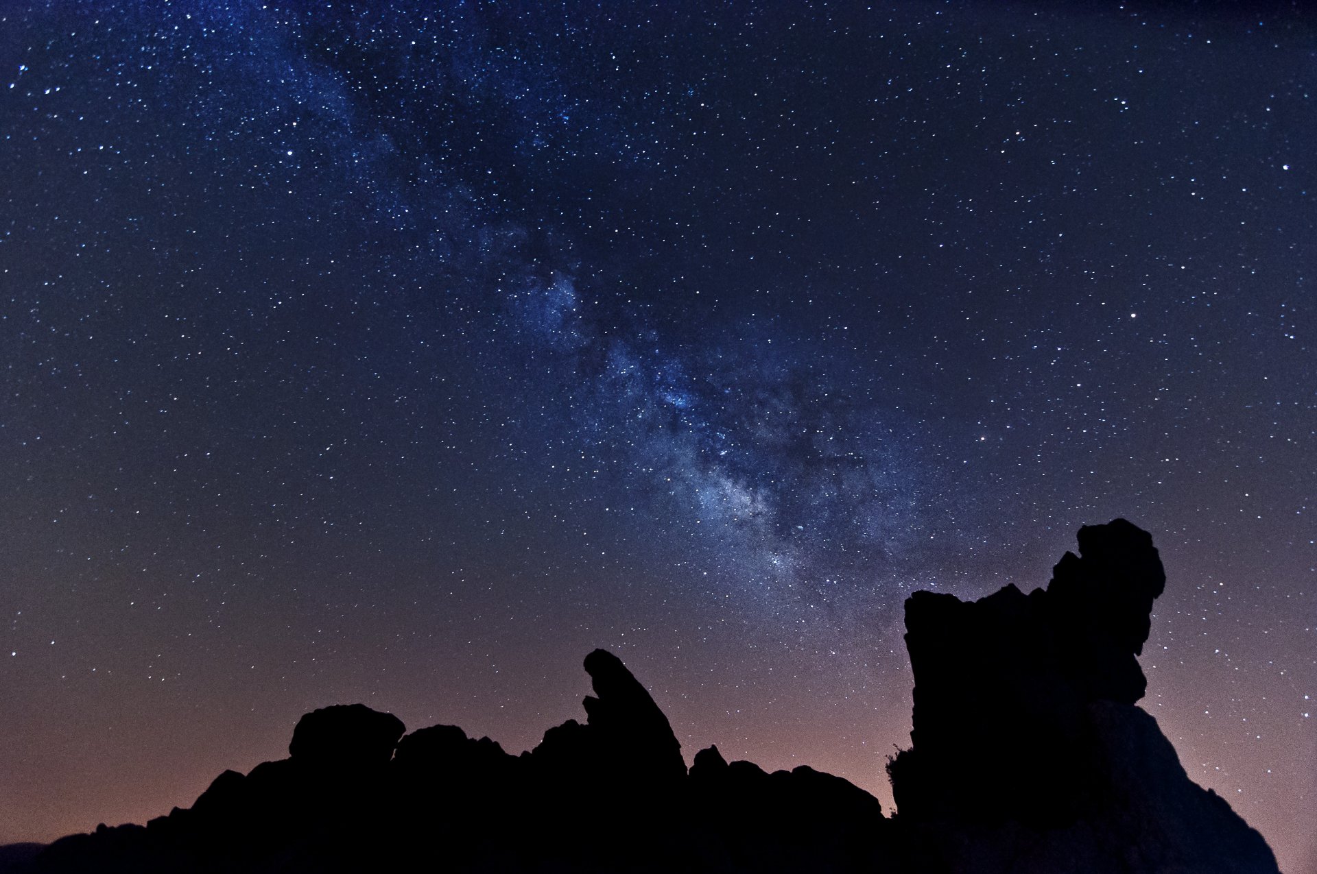 espacio estrellas noche vía láctea