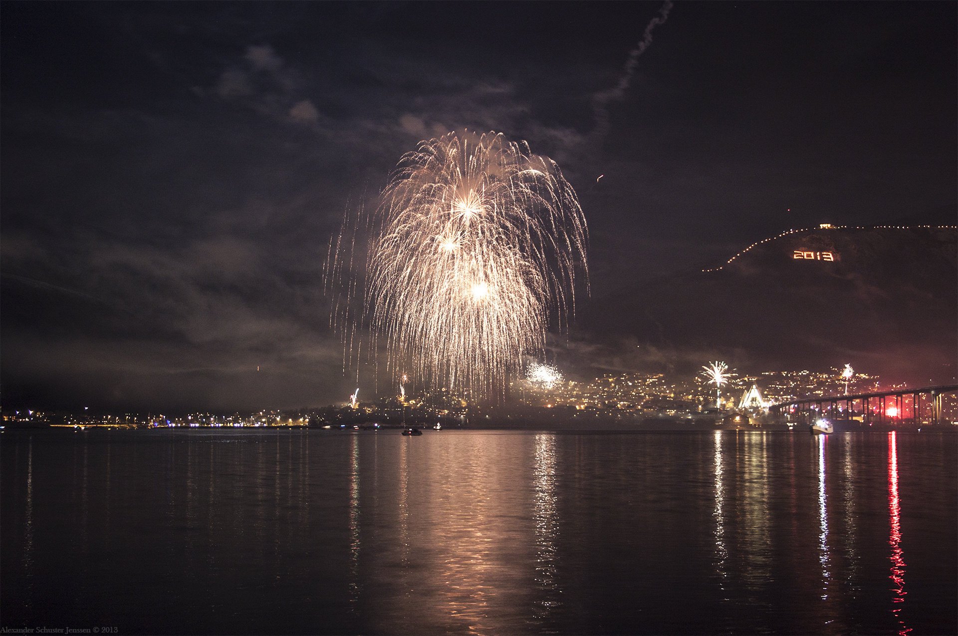 neujahr nacht 2013 gruß lichter fluss berg