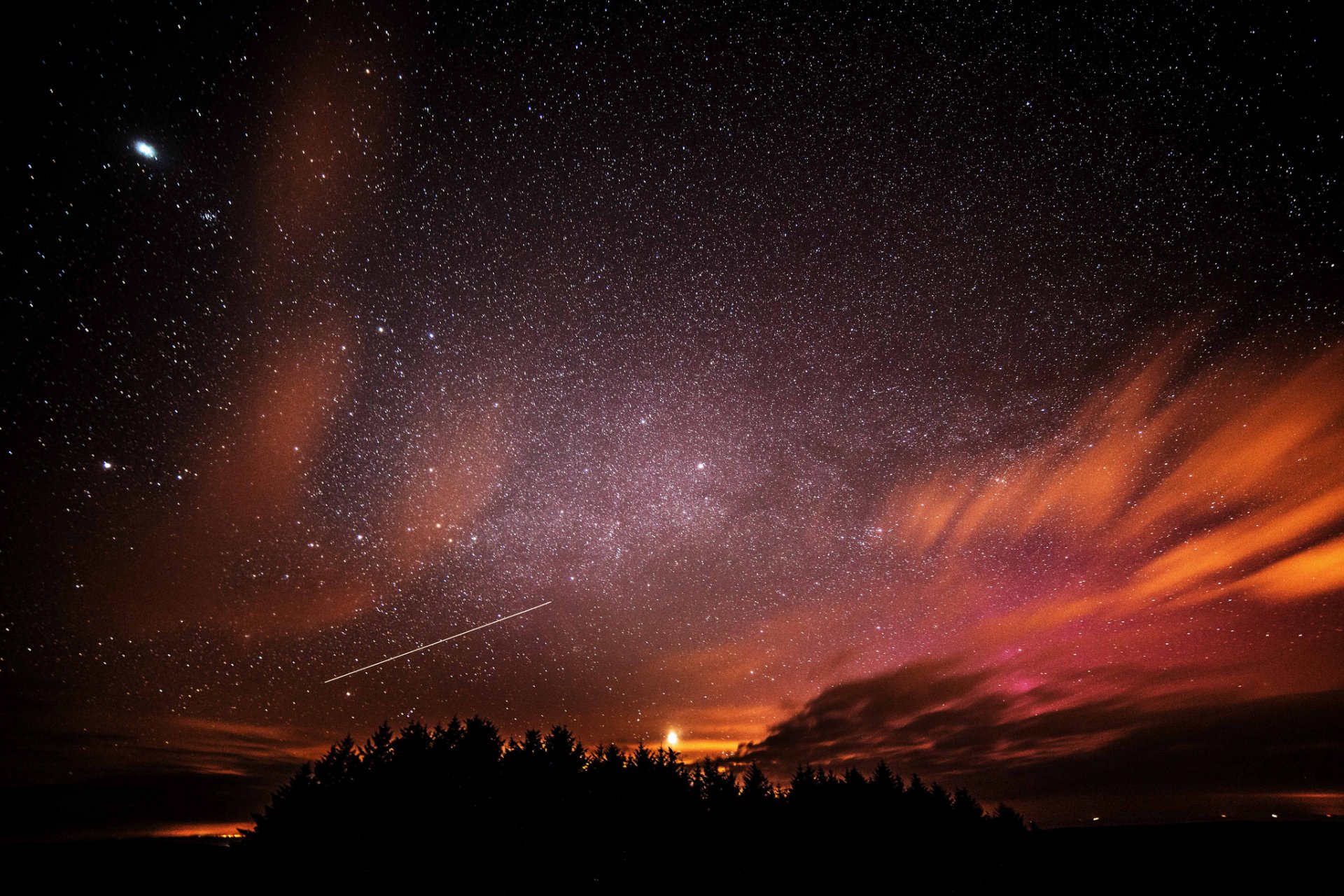 raum sterne nacht raum bäume silhouette