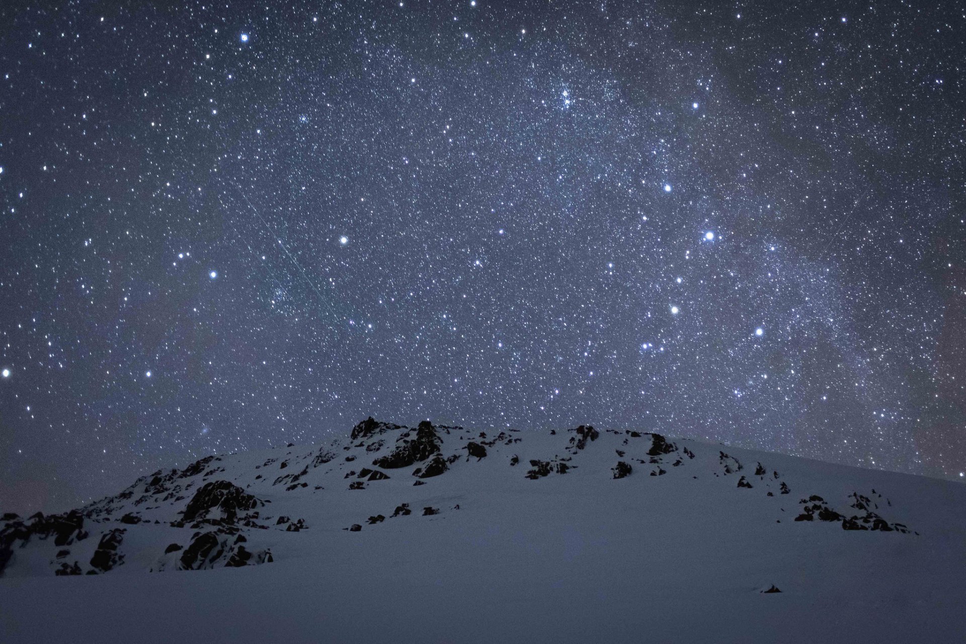 milchstraße weltraum berge schnee winter sterne geheimnisse