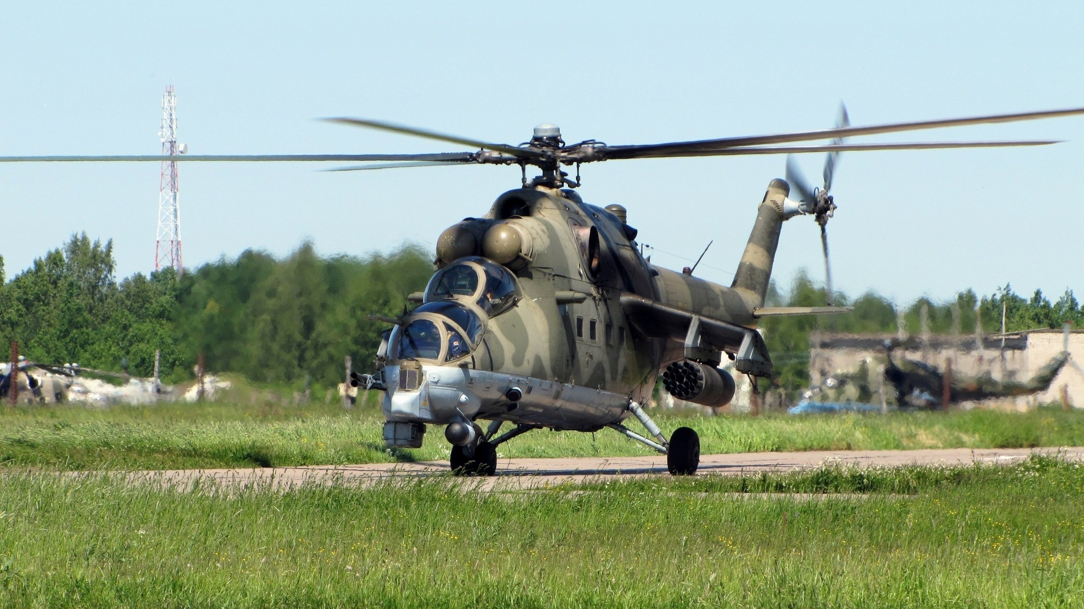 mi-24 flugplatz transport- und kampfeinsatz krokodil hubschrauber