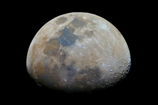 SATÉLITE DE LA LUNA SOBRE FONDO NEGRO