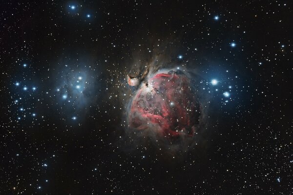 Fotografía de la nebulosa de Orión en el espacio exterior