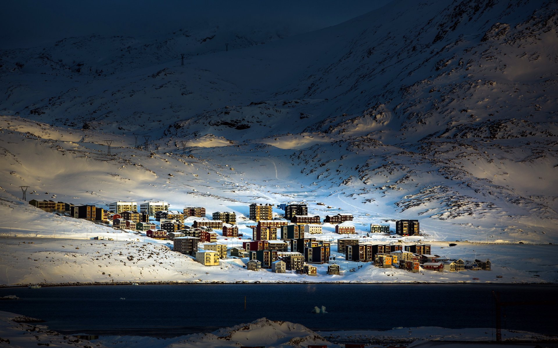 grenlandia nuuk arktyczny miejski qinngorput miasto zima