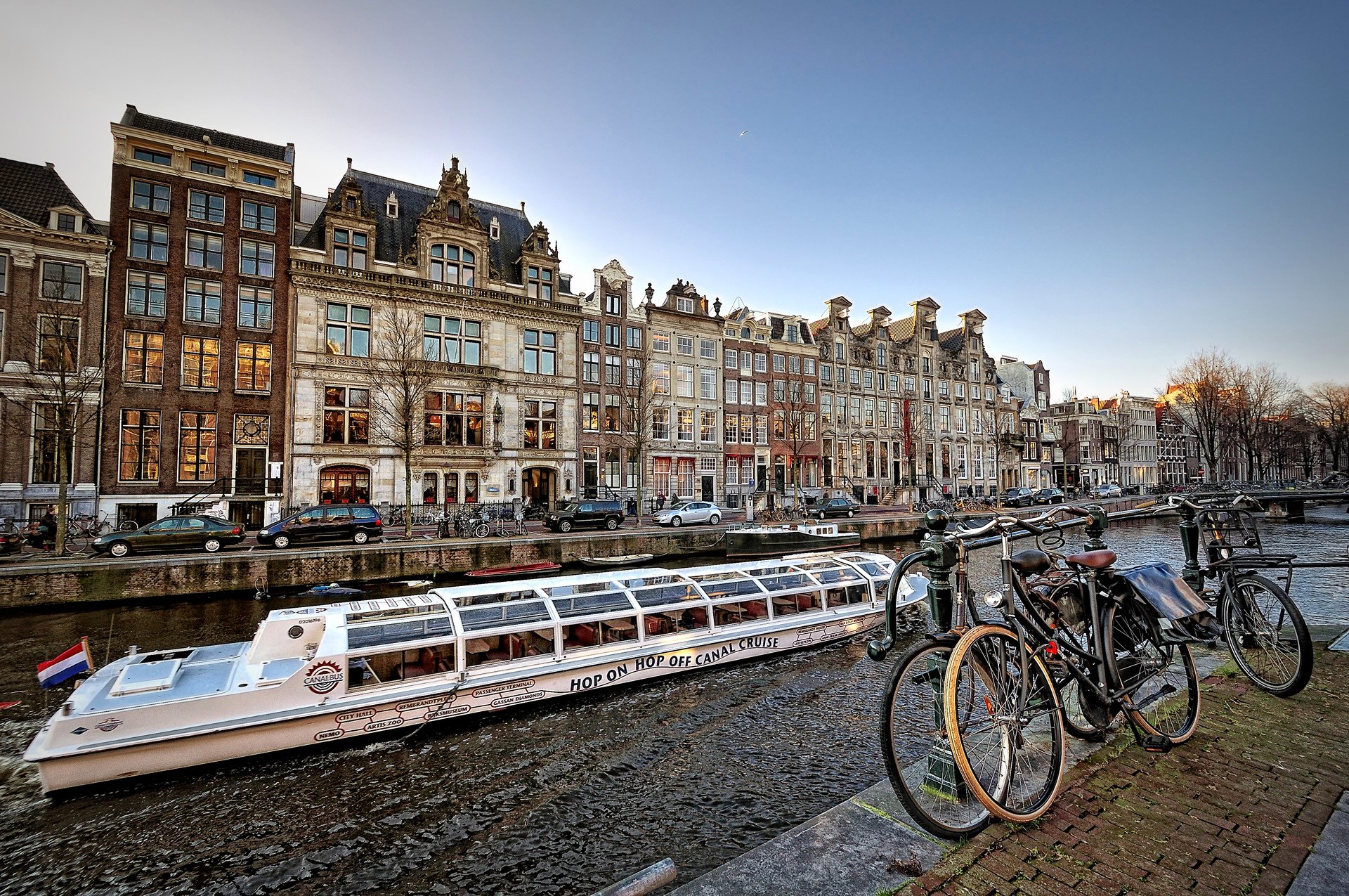 amsterdam países bajos casa canal barco barco bicicleta