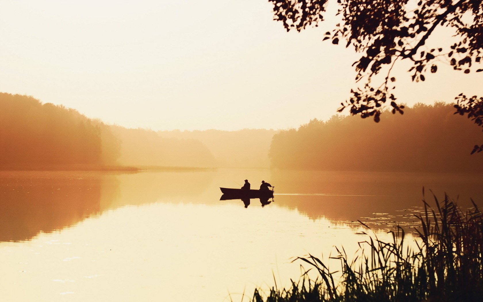 barco lago paisaje