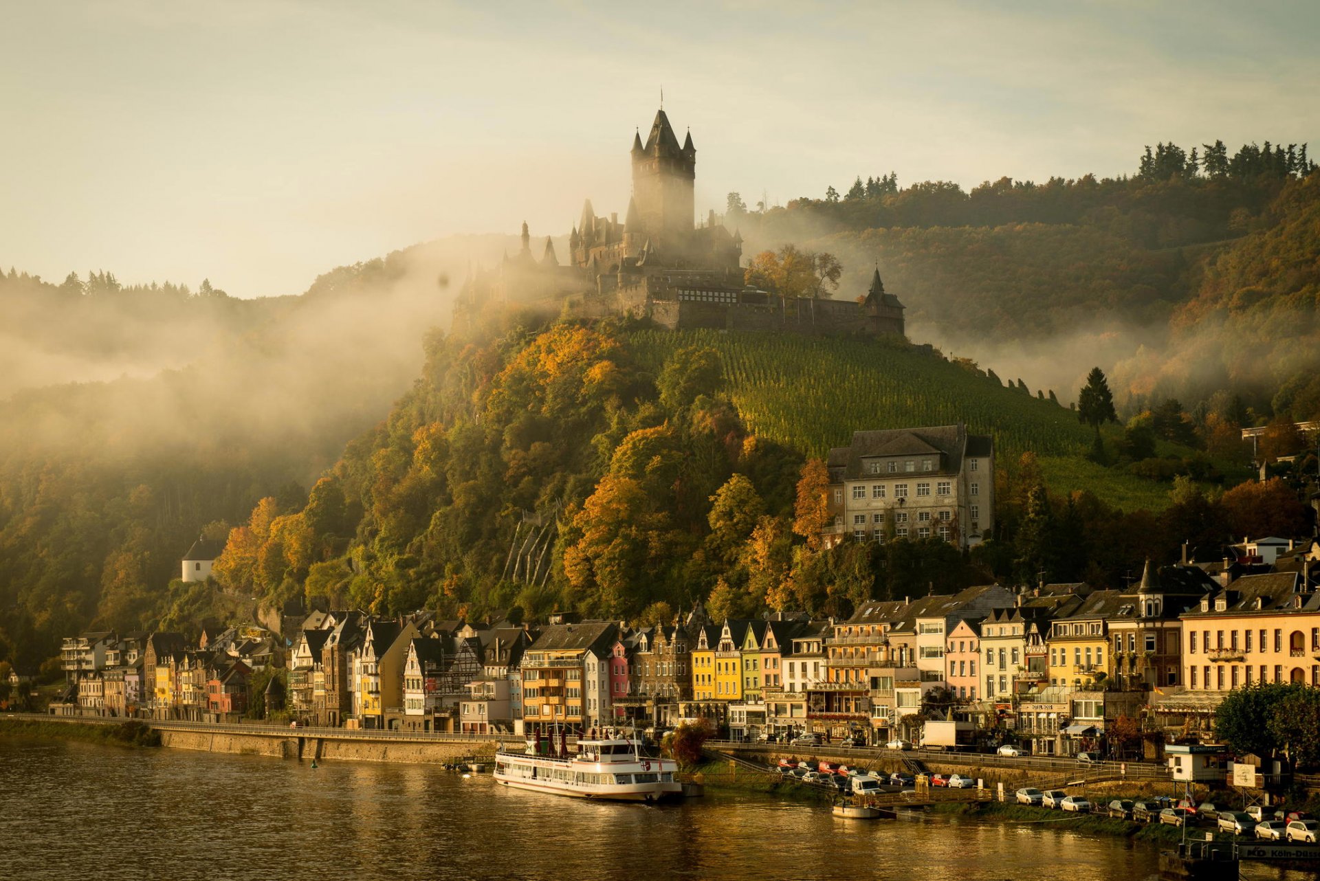 alemania ciudad cochem castillo otoño mañana niebla río mosela