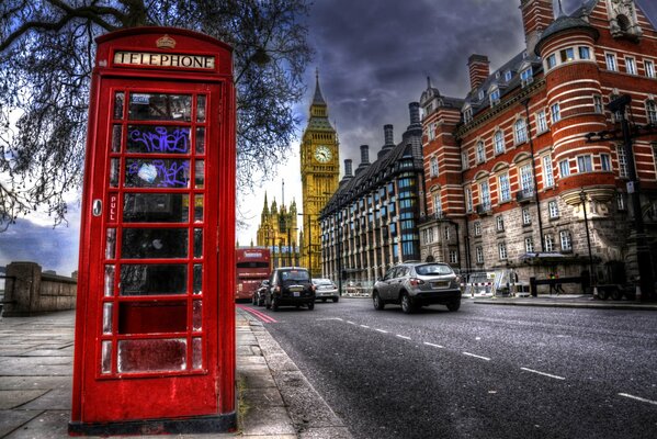 England. Street photo of London in the evening