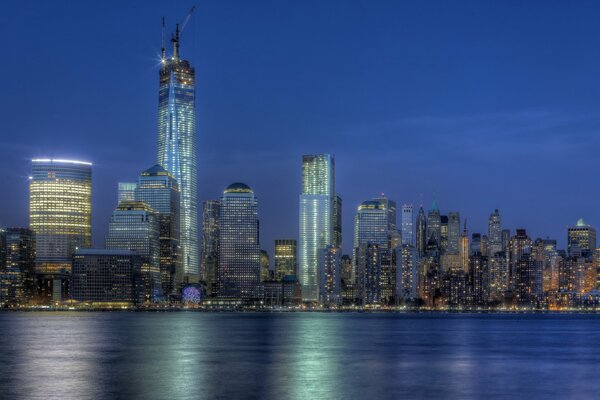 Freedom Tower à New York la nuit