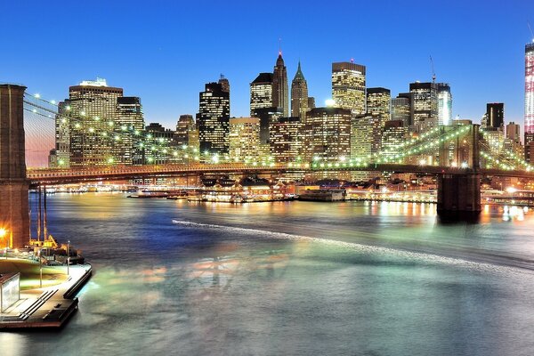 Panorama of the Brooklyn Bridge over the East River Strait