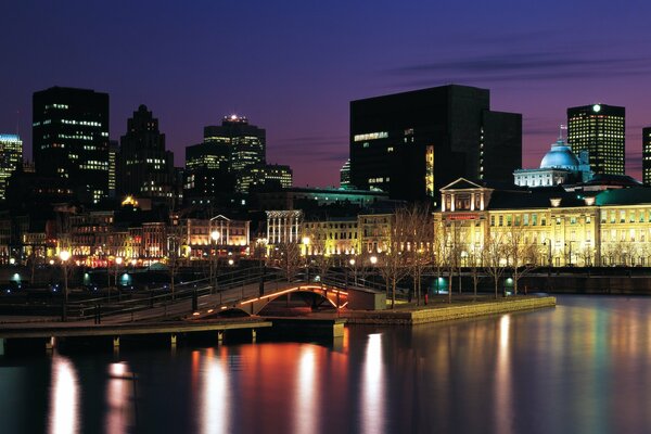 Die Lichter der Nachtstadt von Montreal