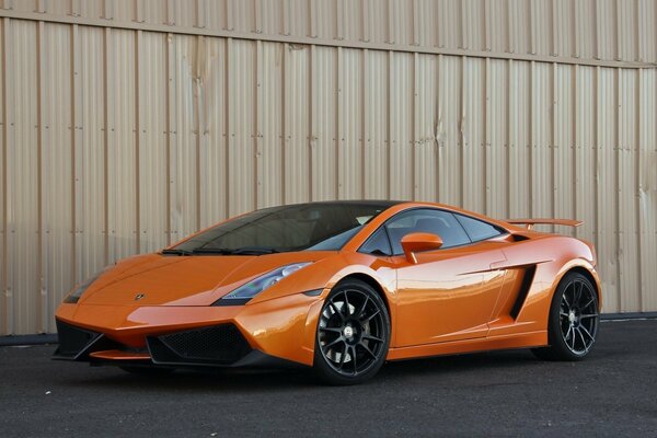 Lamborghini hermoso estilo de la ciudad