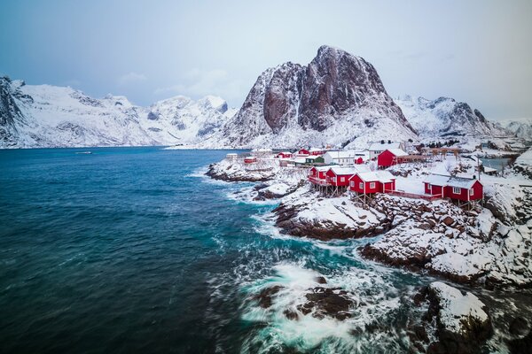Isole Lofoten nel mare di Norvegia