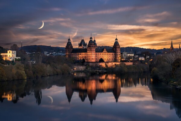 Ein Nachtrenaissance-Schloss in Deutschland