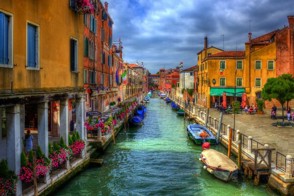 Bunte Landschaft der Straßen von Venedig