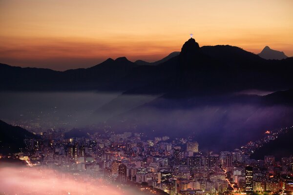 Nocny Widok Z lotu ptaka na Rio de Janeiro